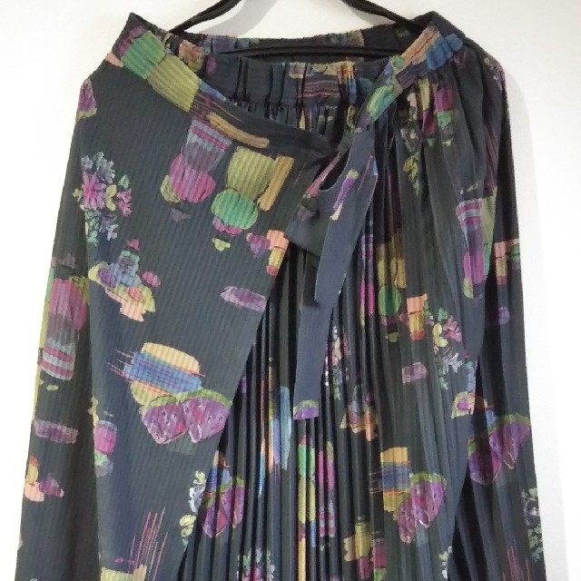 titicaca(チチカカ)の新品⭐️チチカカ プリーツ巻きスカート レディースのスカート(ロングスカート)の商品写真