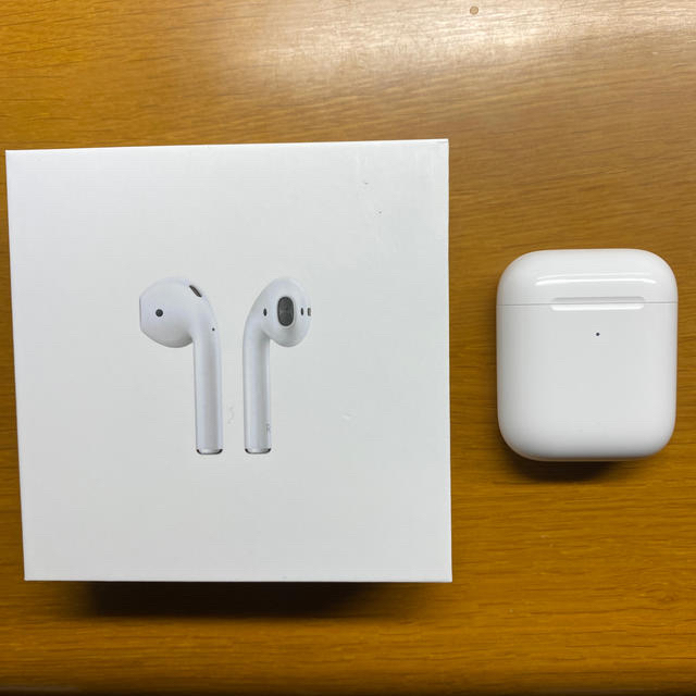 AirPods with Wireless Charging Case 第2世代 - ヘッドフォン/イヤフォン