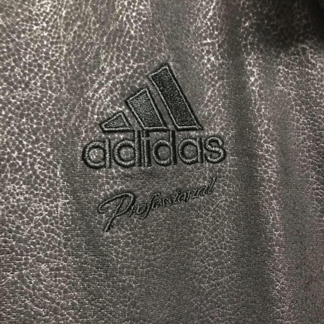 adidas(アディダス)の更にお値下げしました♪ 新品未使用  アディダス  上着  Mサイズ メンズのジャケット/アウター(ブルゾン)の商品写真