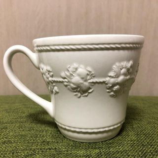 ウェッジウッド(WEDGWOOD)の【レッサー様専用】WEDGWOOD アイボリーマグカップ(グラス/カップ)