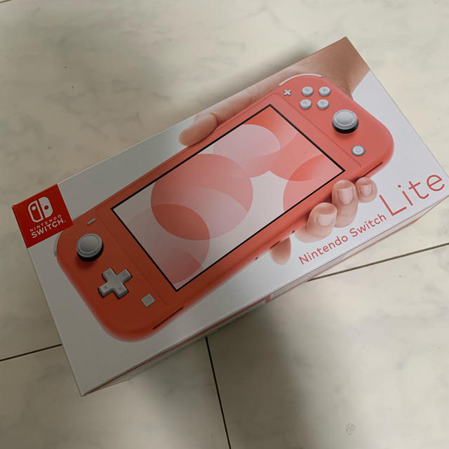 Nintendo Switch Lite コーラル