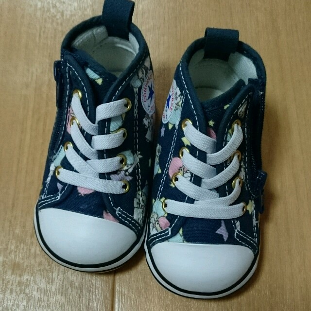 CONVERSE(コンバース)のコンバース キキララスニーカー キッズ/ベビー/マタニティのベビー靴/シューズ(~14cm)(スニーカー)の商品写真