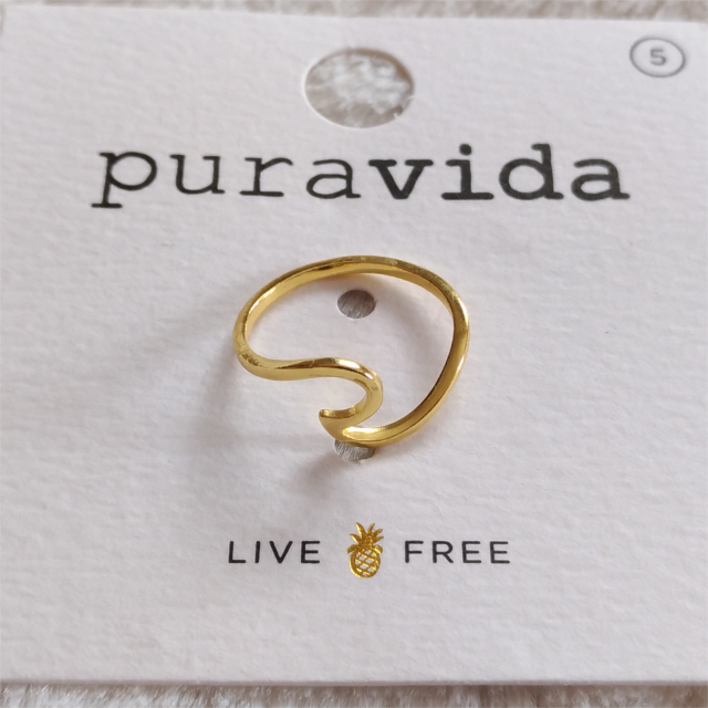 Pura Vida(プラヴィダ)のPura vida リング 指輪 ウェーブ US 5 ゴールド ロンハーマン取扱 レディースのアクセサリー(リング(指輪))の商品写真