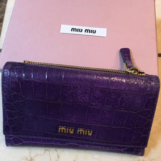 ミュウミュウ(miumiu)のmiumiu パープル 三つ折り 財布(財布)