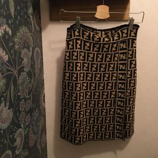 フェンディ(FENDI)の最終価格♣️vintage FENDI knit skirt.(ひざ丈スカート)