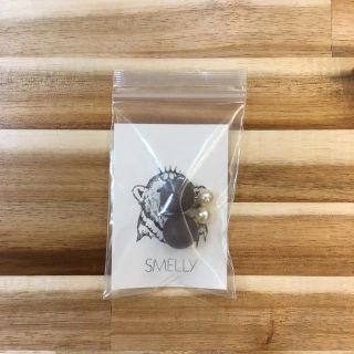 スメリー(SMELLY)の【新品】SMELLY パールボールリバーシブルピアス(ピアス)