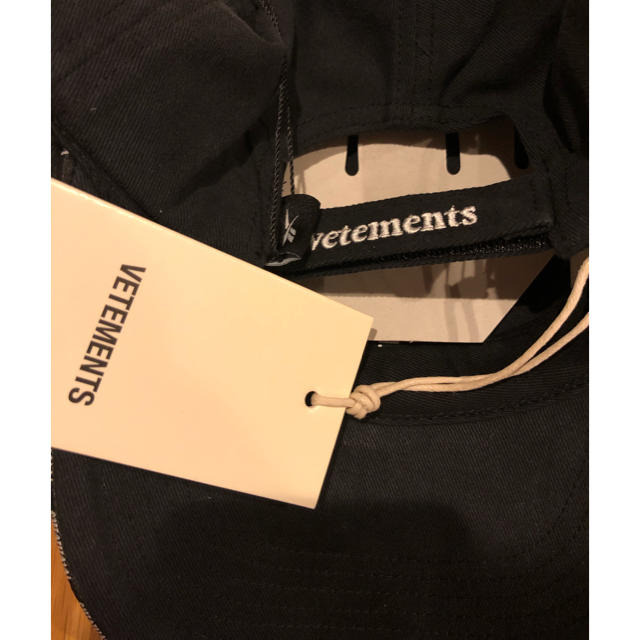 新品 vetements ヴェトモン キャップ 黒 2020SSの通販 by natural ... 新品 vetements ヴェトモン キャップ 黒 2020SS