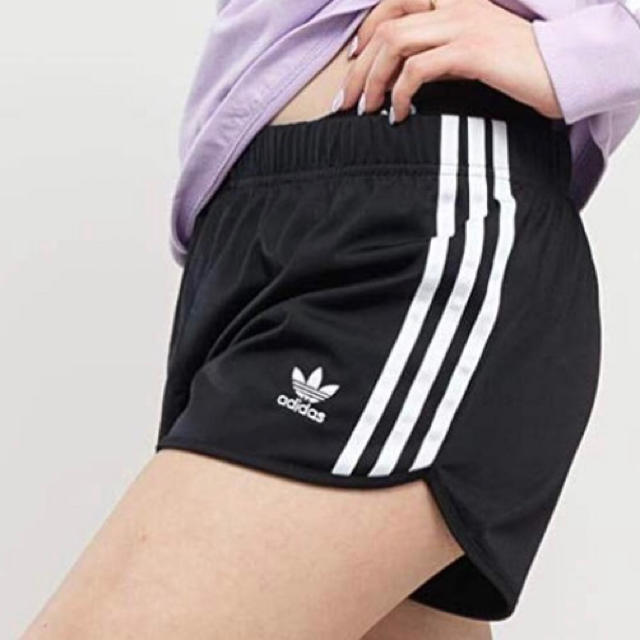 adidas(アディダス)の新品未使用 adidas originals ショート パンツ レディースのパンツ(ショートパンツ)の商品写真