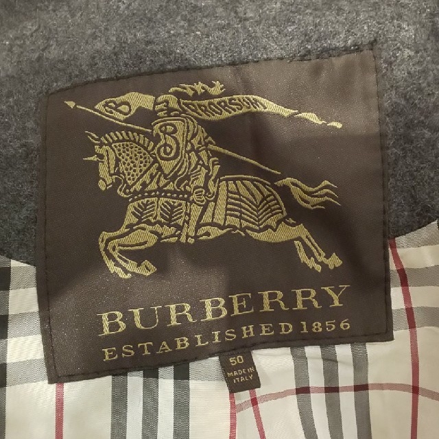 BURBERRY(バーバリー)の定価50万レアなバーバリープローサムのコートです レディースのジャケット/アウター(ロングコート)の商品写真