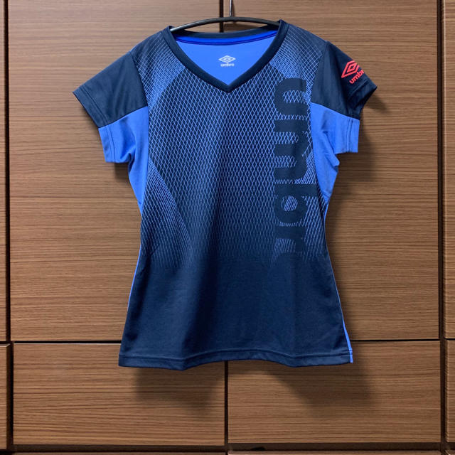 UMBRO(アンブロ)のアンブロ umbro トレーニングウェア Tシャツ スポーツ/アウトドアのランニング(ウェア)の商品写真