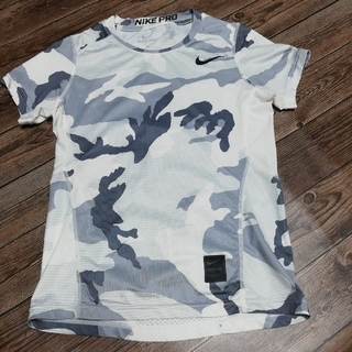 ナイキ(NIKE)のNIKE　ナイキプロ　Tシャツ(Tシャツ/カットソー(半袖/袖なし))