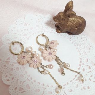 春色お花のイヤリング★中古美品★(イヤリング)