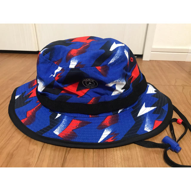 NIKE(ナイキ)の青ハット【新品】NIKE PSG JORDAN Bucket Cap 19/20 メンズの帽子(ハット)の商品写真