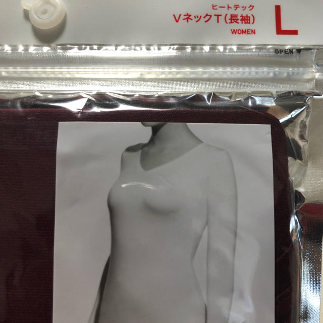 UNIQLO(ユニクロ)の【新品未使用】ヒートテック VネックT レディース(長袖) L レディースの下着/アンダーウェア(アンダーシャツ/防寒インナー)の商品写真