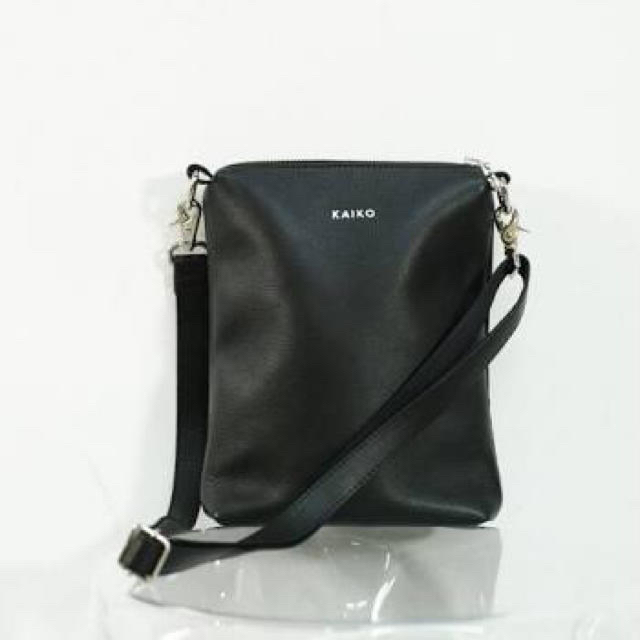 KAIKO LEATHER SHOULDER BAG "BLACK"