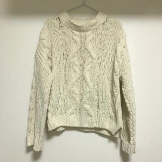 エイチアンドエム(H&M)のH&M クリーム ケーブルニット(ニット/セーター)