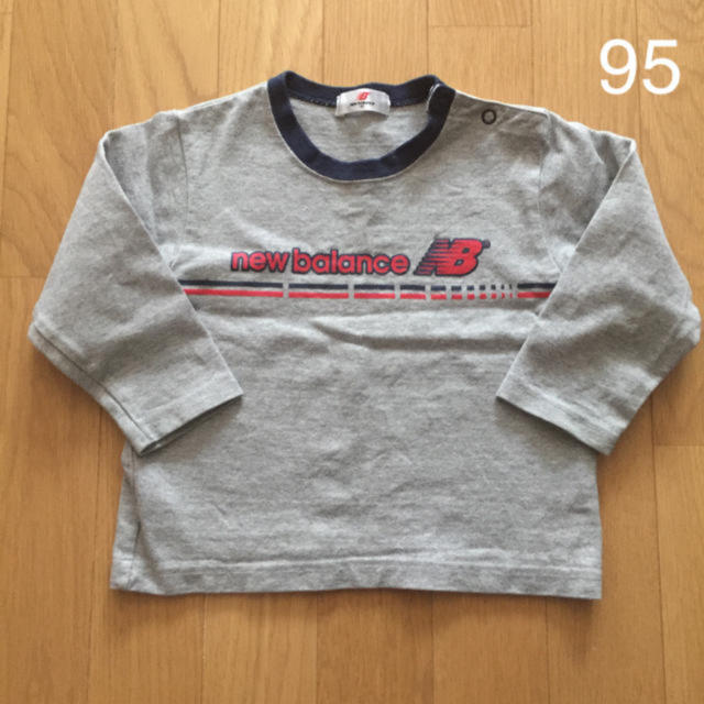 New Balance(ニューバランス)の長袖Tシャツ95 キッズ/ベビー/マタニティのキッズ服男の子用(90cm~)(Tシャツ/カットソー)の商品写真