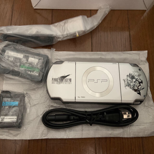 PlayStation Portable - psp限定版クライシスコア ファイナル ...