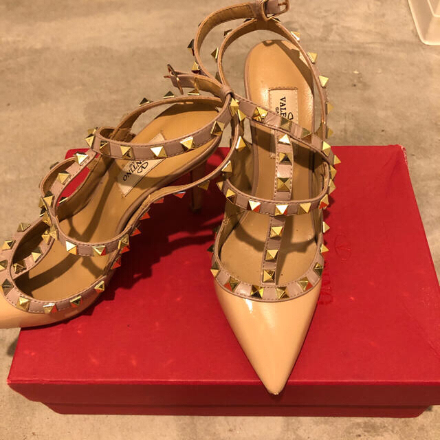 VALENTINO(ヴァレンティノ)のVALENTINO  レディースの靴/シューズ(ハイヒール/パンプス)の商品写真