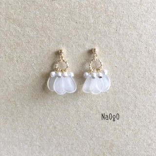 アクリル花びらで春ピアス♪  no.2(ピアス)