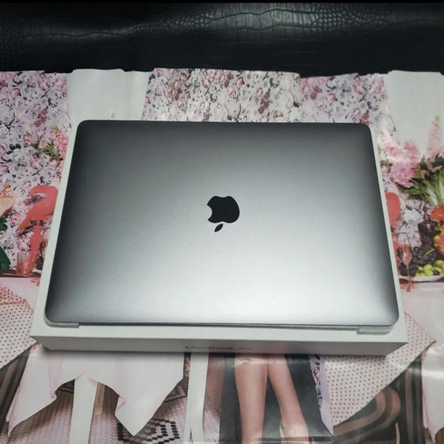贅沢屋の 激レア美品 - Apple MacBook 256GBモデル 2019 Air ノートPC