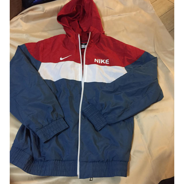 NIKE(ナイキ)のナイキ 新品未使用パーカー レディースのジャケット/アウター(その他)の商品写真