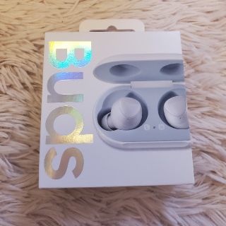 サムスン(SAMSUNG)の【新品未使用】GALAXY Buds イヤホン　ギャラクシー　バッズ(ヘッドフォン/イヤフォン)