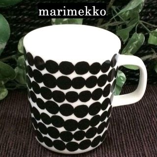 マリメッコ(marimekko)の新品　マリメッコ　ラシイマット　黒　ドット　マグ　１個(グラス/カップ)