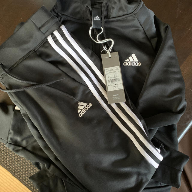 adidas ジャージ　セットアップ