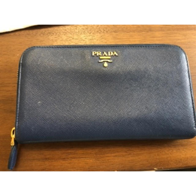 PRADA 長財布