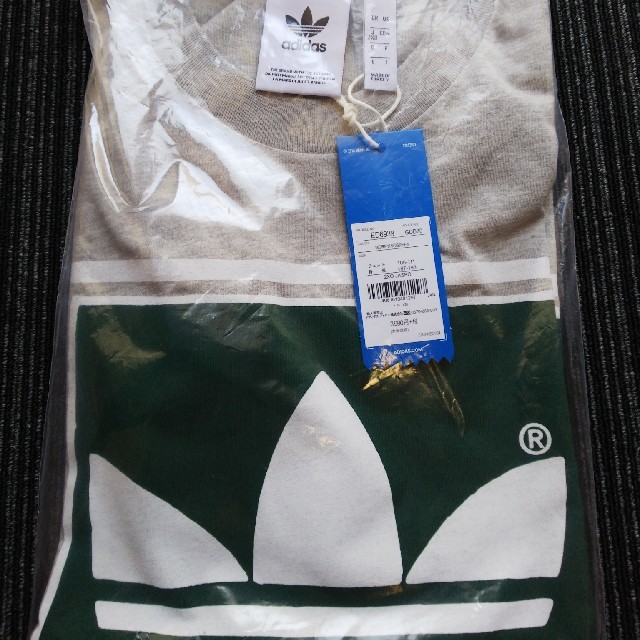 adidas(アディダス)のadidas Tシャツ  グレー  半袖 専用ページ メンズのトップス(Tシャツ/カットソー(半袖/袖なし))の商品写真