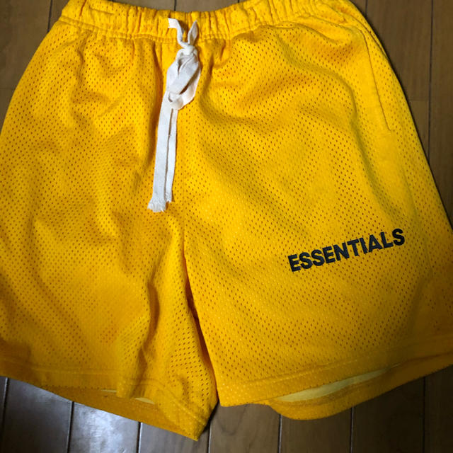 ESSENTIALS メッシュ　イエロー　ハーフパンツ