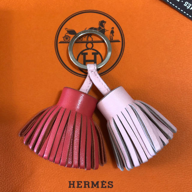 Hermes(エルメス)の【Happy♡様専用】エルメス♡カルメン♡ウノドスローズサクラ♡ブーゲンビリア レディースのアクセサリー(チャーム)の商品写真