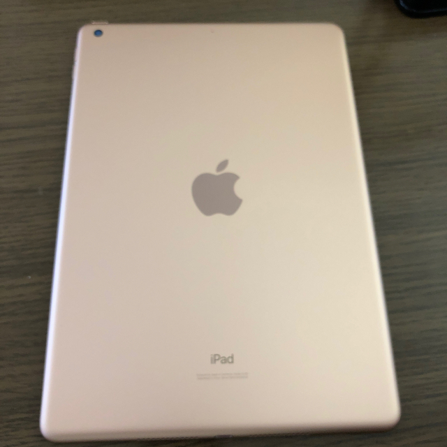 iPad7世代　ピンクゴールド 2