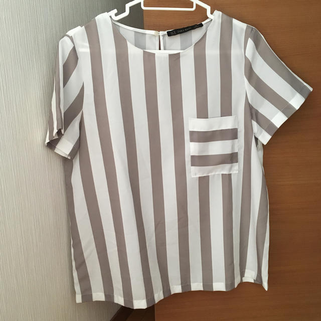 ZARA(ザラ)のZARA ブラウス レディースのトップス(シャツ/ブラウス(半袖/袖なし))の商品写真