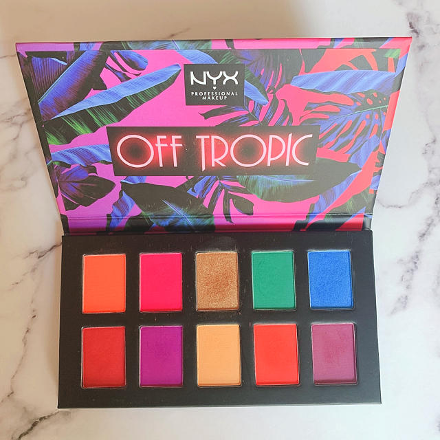 NYX(エヌワイエックス)の☆美品☆ NYX OFF TROPIC SHADOW PALETTE コスメ/美容のベースメイク/化粧品(アイシャドウ)の商品写真