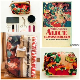 ディズニー(Disney)の新品未使用タグ付きDisney /Aliceヴィンテージポスターアートポーチ(ポーチ)