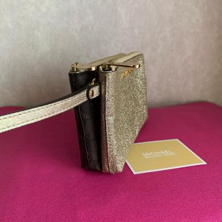 マイケルコース(Michael Kors)の未使用❣️マイケルコース　Wジップリストレット(ポーチ)