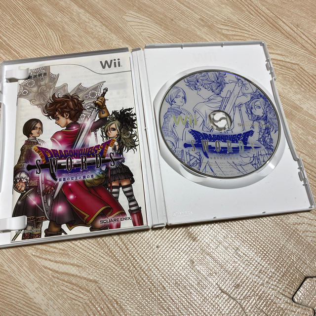 Wii(ウィー)のドラゴンクエストソード 仮面の女王と鏡の塔 Wii エンタメ/ホビーのゲームソフト/ゲーム機本体(家庭用ゲームソフト)の商品写真