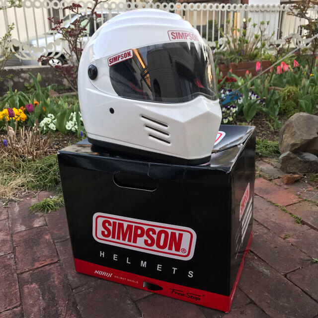 SIMPSON(シンプソン)の更に値下げ！シンプソン SIMPSON アウトローMサイズ NORIX 自動車/バイクのバイク(ヘルメット/シールド)の商品写真