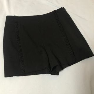 ザラ(ZARA)のZARA ショートパンツ　黒(ショートパンツ)