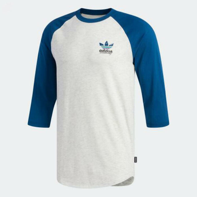 adidas(アディダス)の【メンズＭ】ライトグレー/青  7分丈スリーブＴシャツ メンズのトップス(Tシャツ/カットソー(七分/長袖))の商品写真