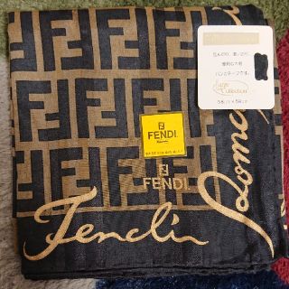 フェンディ(FENDI)の新品 FENDI シルク混 大判 ハンカチ スカーフ ゴールド(ハンカチ)