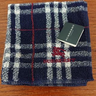 バーバリー(BURBERRY)の新品タグ付き BURBERRY タオルハンカチ チェック ネイビー(ハンカチ/ポケットチーフ)