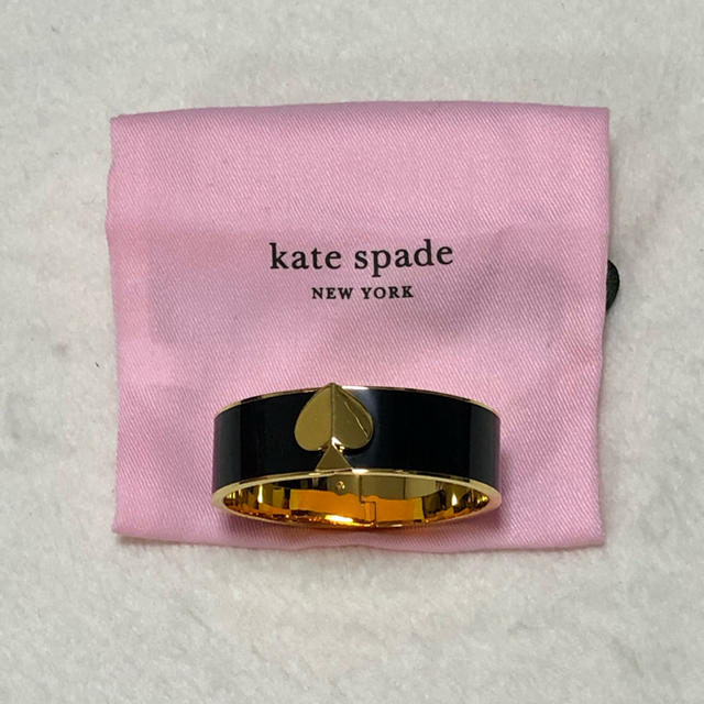 kate spade new york(ケイトスペードニューヨーク)の【お値下げしました！】ケイトスペード　黒ブレス レディースのアクセサリー(ブレスレット/バングル)の商品写真
