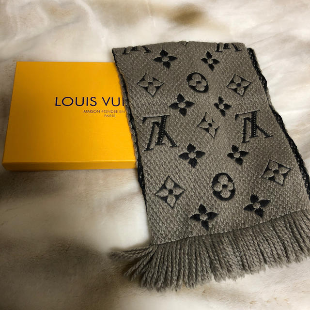 LOUIS VUITTON(ルイヴィトン)のルイヴィトン　 レディースのファッション小物(マフラー/ショール)の商品写真