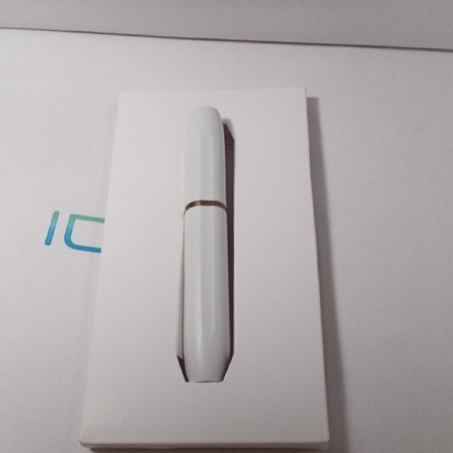 IQOS(アイコス)のiQOS　2.4PLUS ホルダー　ホワイト　美品 TE8C メンズのファッション小物(タバコグッズ)の商品写真