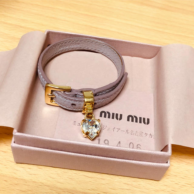 MIUMIU マドラスレザー ブレスレットアクセサリー