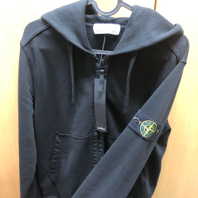 stone island フードパーカー