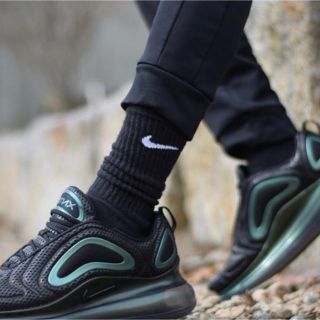 ナイキ(NIKE)の格安　NIKE air max 720 29cm(スニーカー)